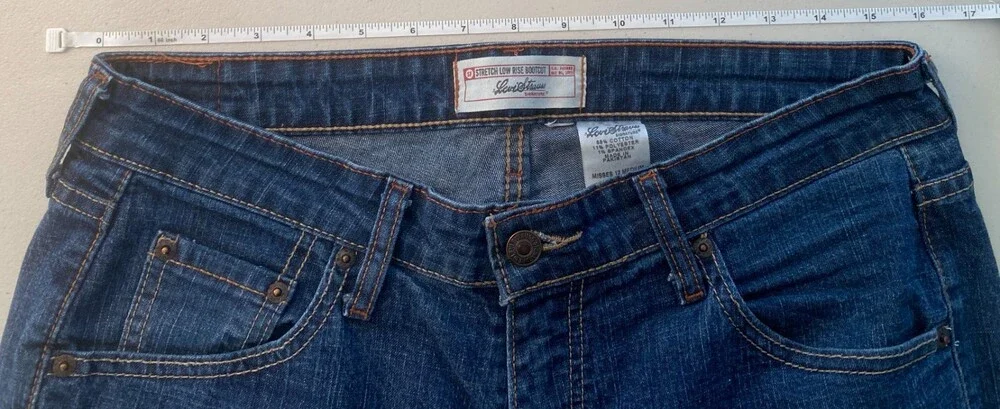 Levi Strauus Signature Women's 12 Medium Stretch Low Rise Boot cut jeans 32
